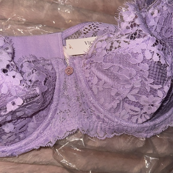 New DREAM‎ ANGELS
Lace Uplift Bra - Picture 5 of 6
